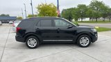 Used 2017 Ford Explorer XLT image 4