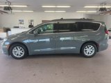 Used 2022 Chrysler Pacifica Touring-L w/ Uconnect Theater Family Group image 5