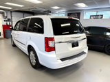 Used 2014 Chrysler Town & Country Touring image 5