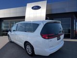 Used 2023 Chrysler Pacifica Touring-L image 2