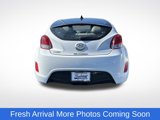Used 2013 Hyundai Veloster w/ Style Pkg image 5