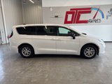 Used 2024 Chrysler Pacifica Touring image 5