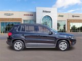 Used 2016 Volkswagen Tiguan S image 2