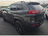 Used 2017 Jeep Cherokee Trailhawk image 4