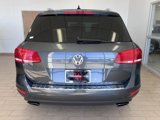 Used 2014 Volkswagen Touareg VR6 image 4