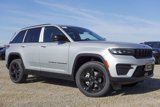 New 2025 Jeep Grand Cherokee Altitude image 4