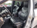 Used 2017 Jeep Cherokee Limited image 2