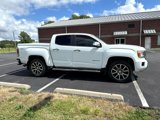 Used 2017 GMC Canyon Denali image 4