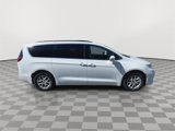 Used 2022 Chrysler Pacifica Touring-L image 2