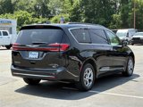 Used 2022 Chrysler Pacifica Limited image 5
