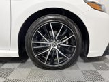 Used 2022 Toyota Camry SE image 2