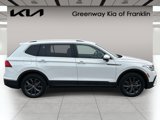 Used 2024 Volkswagen Tiguan SE image 2
