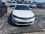 Used 2015 Chrysler 200 Limited w/ Convenience Group image 2