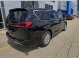 New 2025 Chrysler Pacifica Select image 4