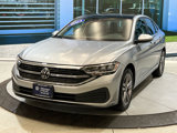 Used 2023 Volkswagen Jetta SE image 3