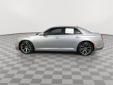 Used 2015 Chrysler 300 S image 5