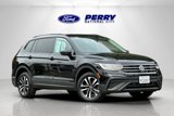 Used 2022 Volkswagen Tiguan S image 2