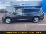Used 2023 Chrysler Pacifica Touring-L image 3