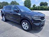 Used 2023 Kia Sorento LX image 4