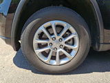 Used 2022 Jeep Grand Cherokee Laredo E image 4