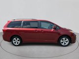 Used 2017 Toyota Sienna LE image 6