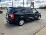 Used 2016 Chrysler Town & Country Touring image 5