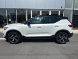 Certified 2022 Volvo XC40 T5 R-Design w/ Climate Package image 2