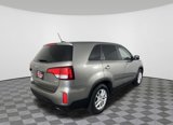 Used 2015 Kia Sorento LX image 4