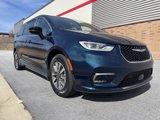 New 2025 Chrysler Pacifica Select image 3