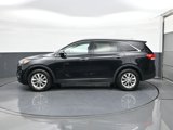 Used 2017 Kia Sorento LX w/ LX Convenience Package image 4