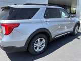 Used 2022 Ford Explorer XLT w/ Equipment Group 202A image 6