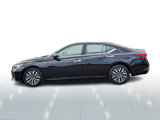 Used 2024 Nissan Altima 2.5 SV image 3