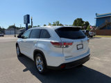 Used 2014 Toyota Highlander Limited Platinum image 3