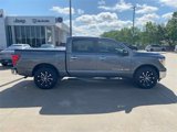Used 2019 Nissan Titan SV image 2