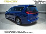 Used 2021 Chrysler Pacifica Touring image 3