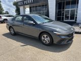 Used 2024 Hyundai Elantra SE image 2