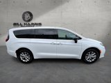 New 2025 Chrysler Pacifica Select image 5