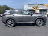 Used 2021 Nissan Rogue SV image 2