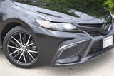 Used 2022 Toyota Camry SE image 3
