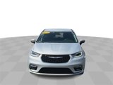 Used 2023 Chrysler Pacifica Touring-L image 3
