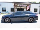 Used 2019 Toyota Camry image 2