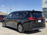 New 2025 Chrysler Pacifica Select image 4
