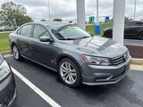 Used 2019 Volkswagen Passat 2.0T Wolfsburg image 3