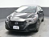 Used 2023 Nissan Versa SV image 2