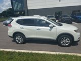Used 2016 Nissan Rogue SV image 4