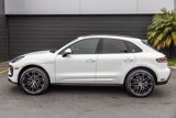 Certified 2022 Porsche Macan image 2