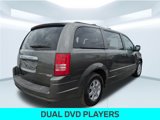 Used 2010 Chrysler Town & Country Touring image 5