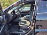 Used 2019 Jeep Grand Cherokee Laredo image 4