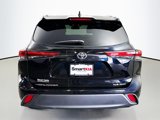 Used 2021 Toyota Highlander XLE image 6