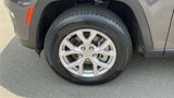 Used 2022 Jeep Grand Cherokee Limited image 5